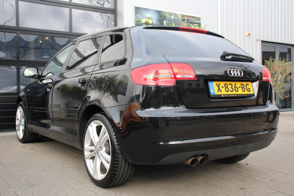Audi A3 sportback 1.4 tfsi attraction - carplay wireless - navi - clima - 1