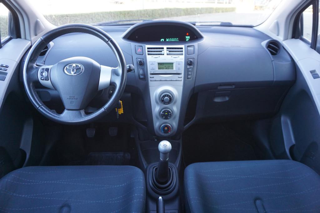 Toyota Yaris 1.3 vvti sol airco / elektr. ramen / parkeersens.