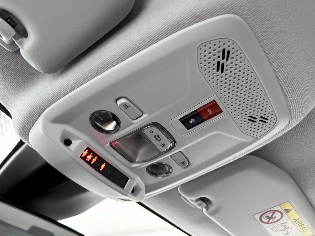 Peugeot 208 82 pk active pack | rijklaar | apple carplay | lichtmetalen vel