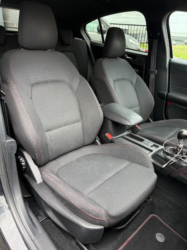 Ford Focus 1.0 ecoboost st line business