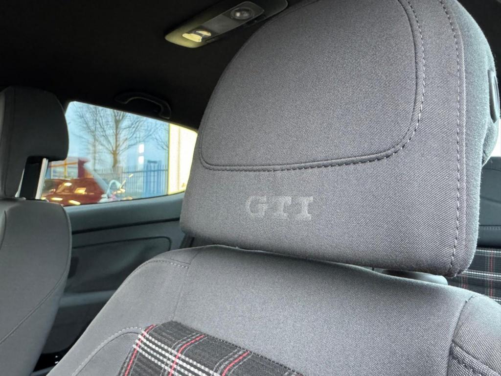 Volkswagen Golf 2.0 tfsi gti