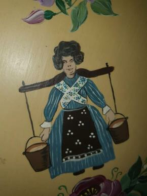 Leuk vintage rieten dienblad van hand geschilderd puntgaaf 70er....