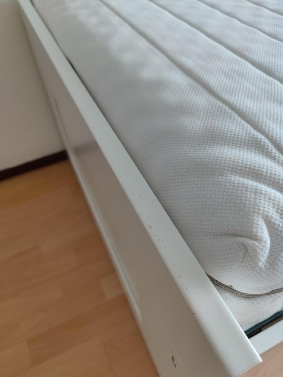 Logeer bed uitschuifbaar één of tweepersoons - IKEA bedbank + 2 matrassen