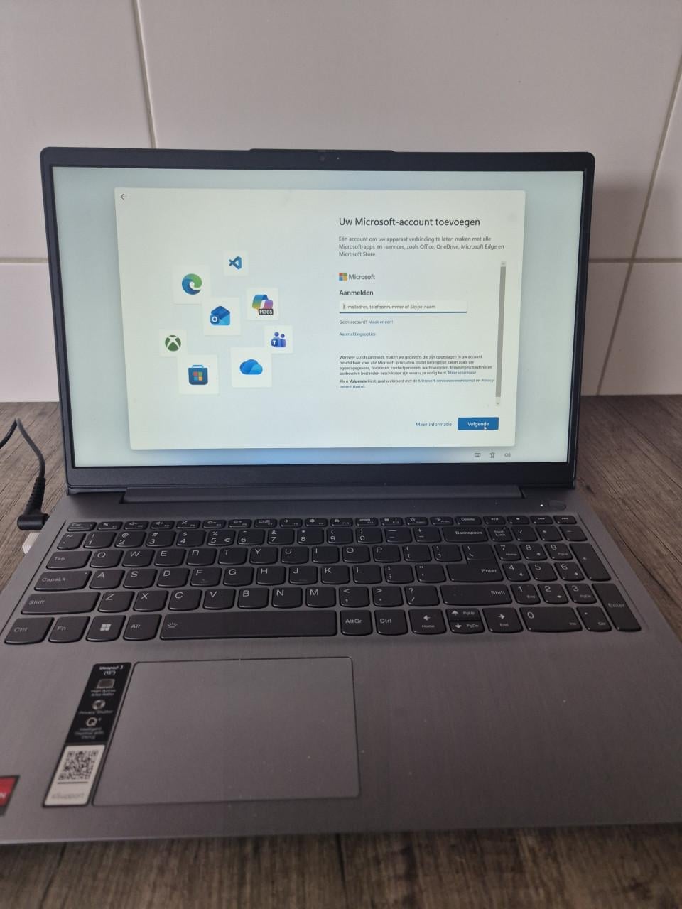 LENOVO IdeaPad 3 "15 amper gebruikt!
