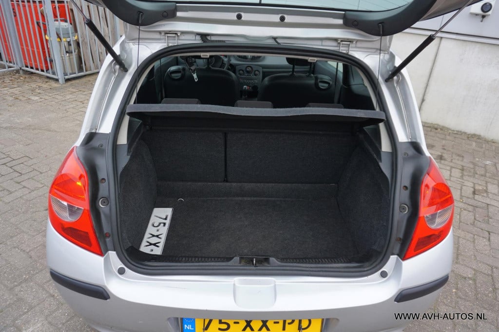 Renault Clio 1.2-16v business line