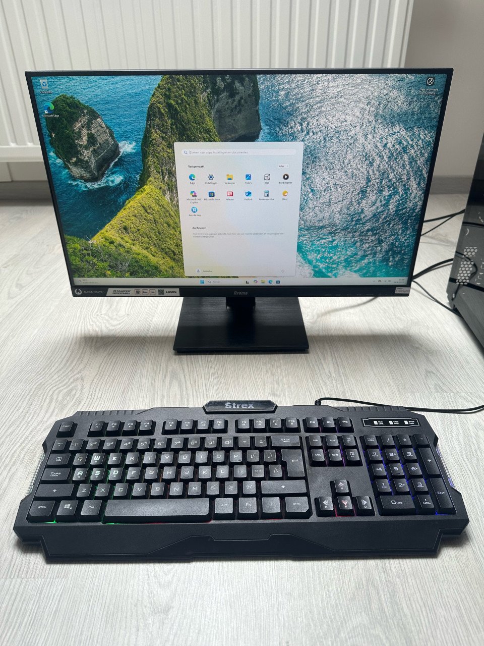 Complete set / PC / Windows 11 / SSD 256gb /