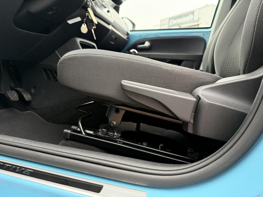 Volkswagen UP! 1.0 active 65pk | cruise | camera