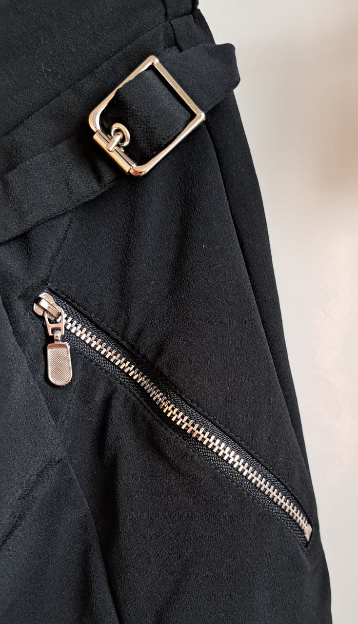 Stijlvolle River Island broek met leuke details - maat 36