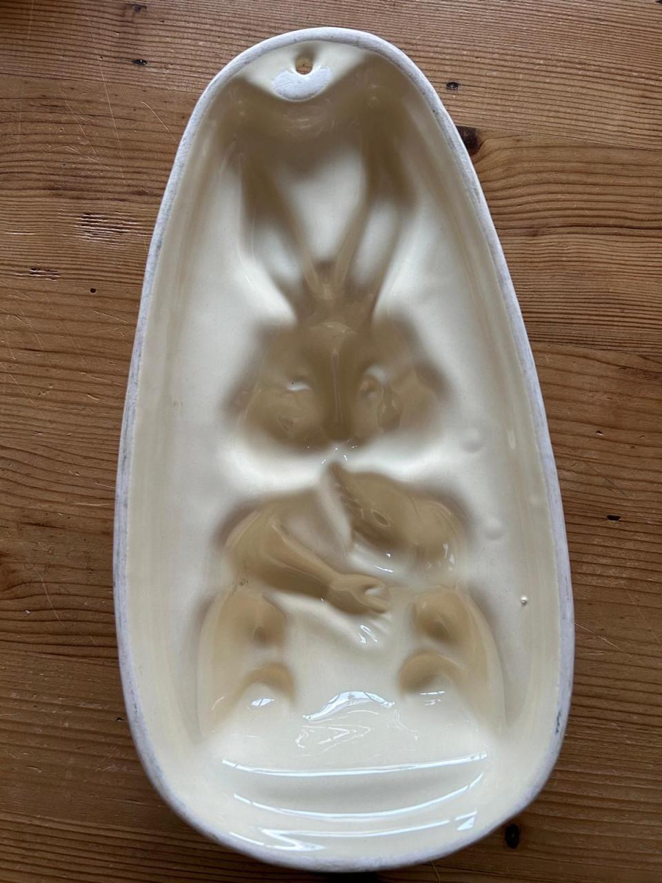 Oude aardewerk puddingvorm...Haas.