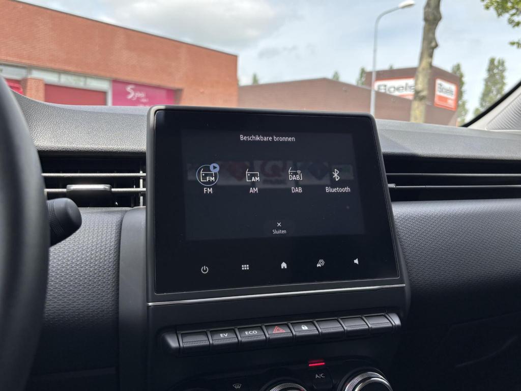 Renault Clio 1.6 e-tech hybrid 140 zen easy link pack