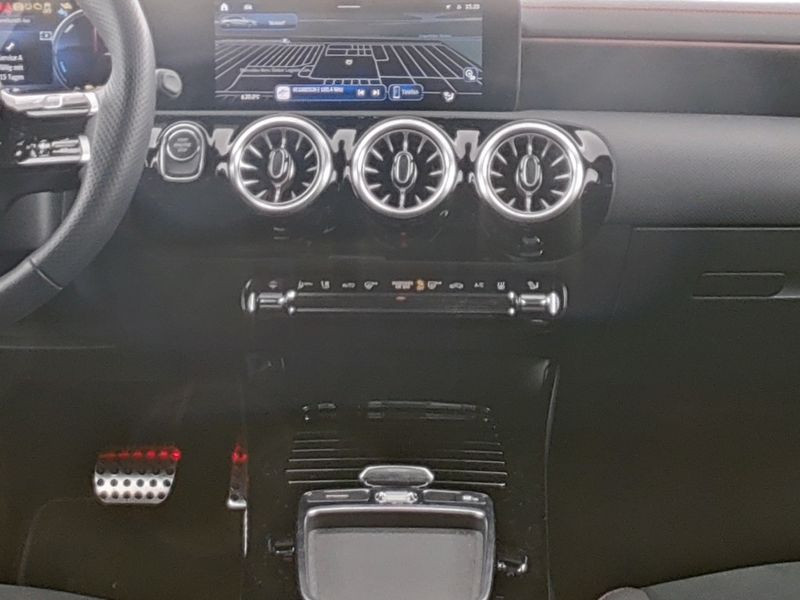 Mercedes-Benz Cla shooting brake 250 e amg face lift plug-in hybride | amg 
