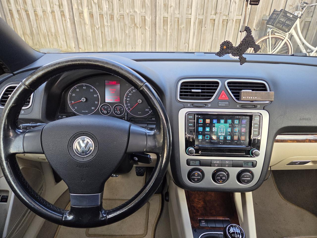 Volkswagen Eos 2.0  150pk  cabrio
