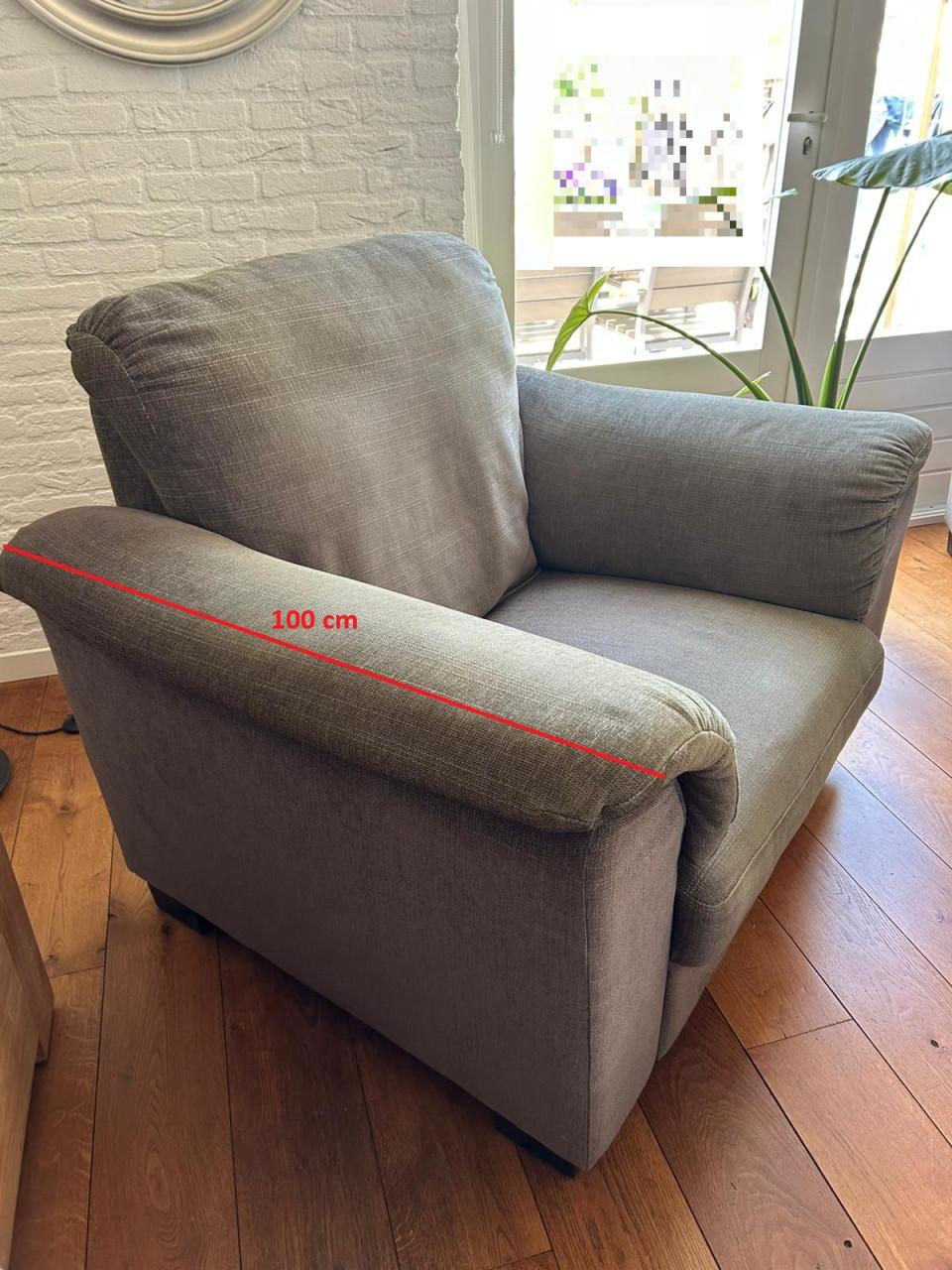Gratis twee grote stoelen (fauteuils)