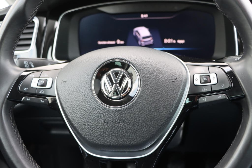 Volkswagen Golf 1.6 tdi highline r-line