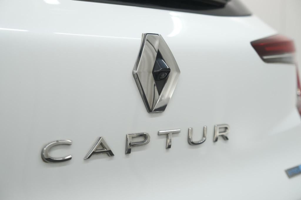 Renault Captur 1.6 e-tech hybrid 145 intens | trekhaak | camera | stoelverw