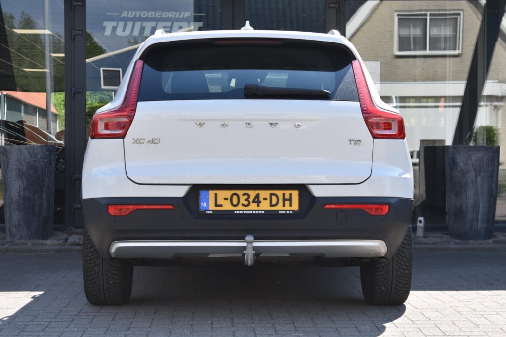 Volvo XC40 1.5 t2 | trekhaak | camera | apple carplay | android auto | adap