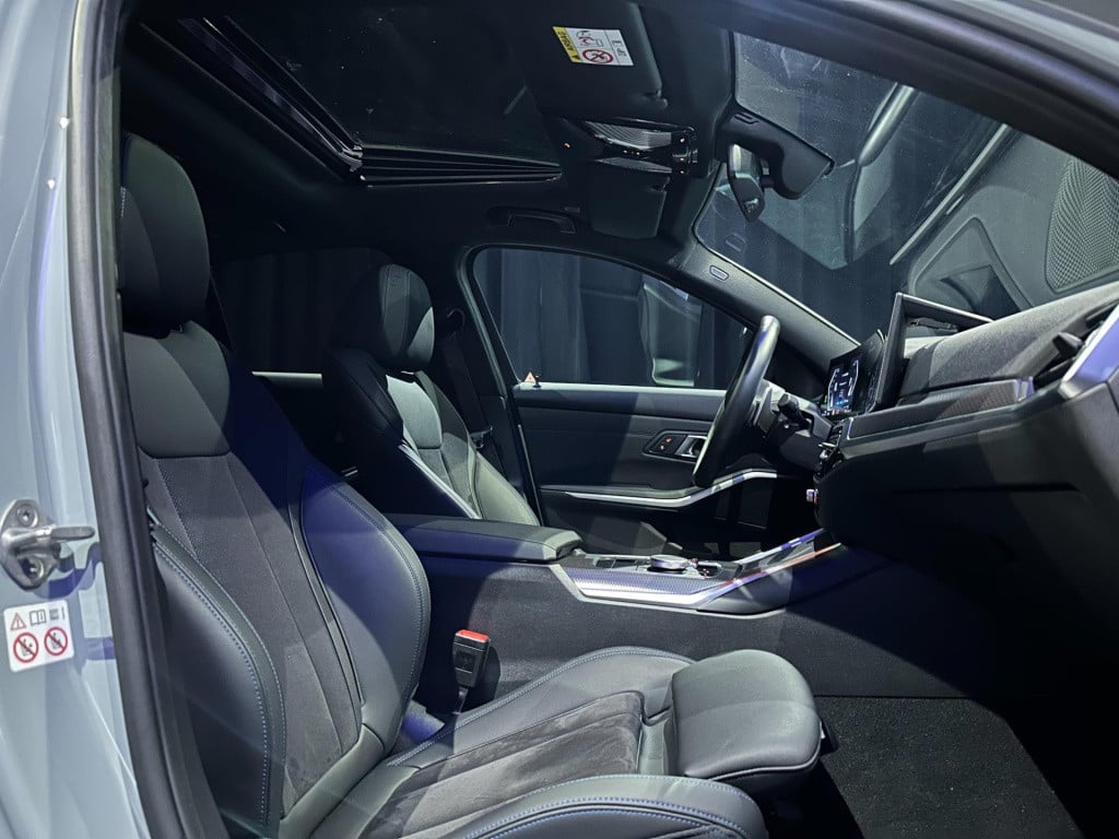 BMW 3-serie 318i m sport edition *schuifdak*shadow line*camera*laser*