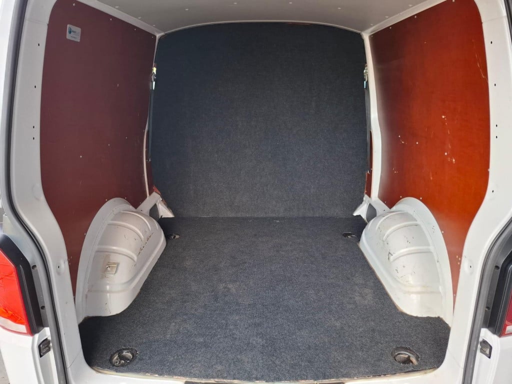 Volkswagen Transporter 2.0 tdi l2h1 30 dc verlaagd / spoilers in kleur / ai
