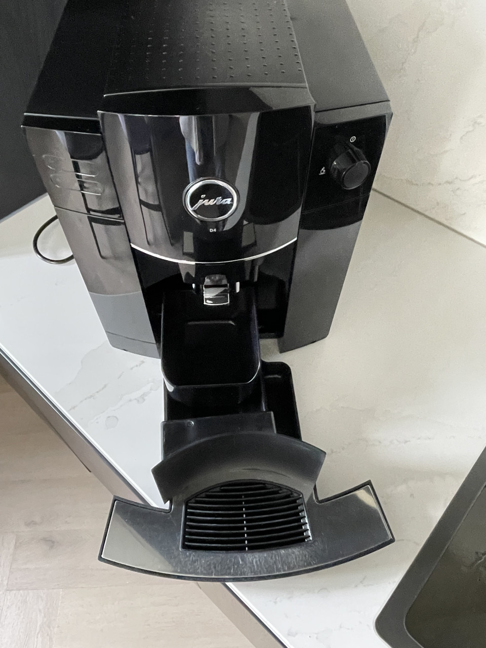 Te koop Jura volautomatisch koffiezetapparaat Type D4