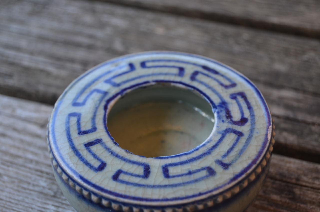 Klein Chinees blauw-wit porseleinen penseelwassertje