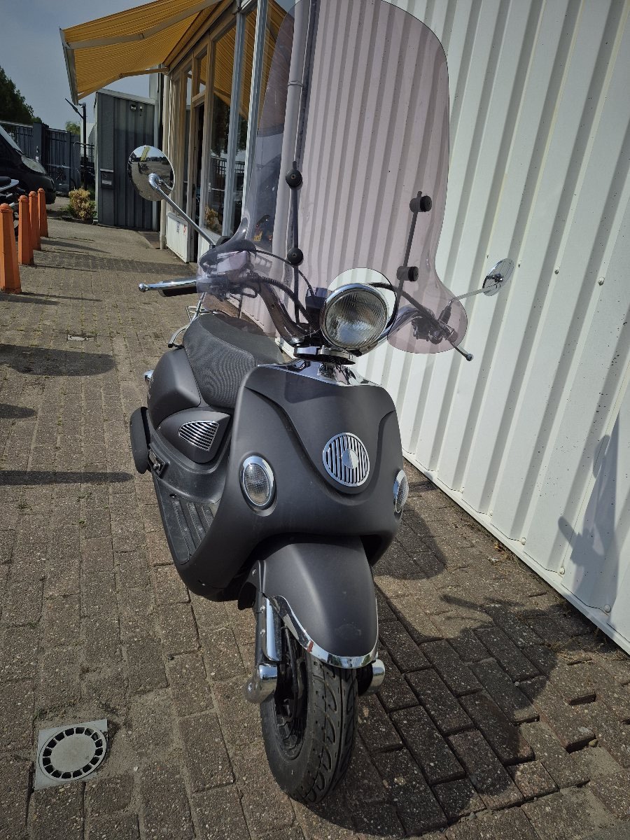 BTC Retro scooter uit 2019, Nieuwstaat!