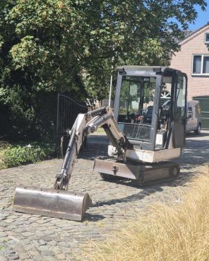 Bobcat 320 minigraver – slechts 1.947 draaiuren – 4 bakken