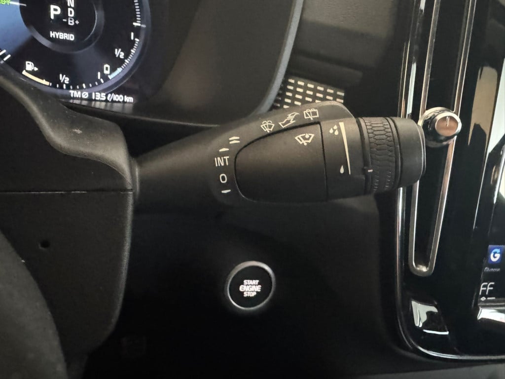 Volvo XC40 1.5 t4 recharge r-design expression