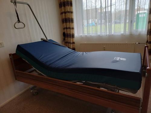 Hoog laag bed te koop + matras