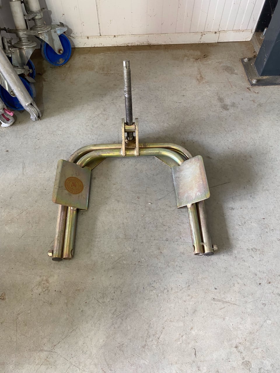Caravan leveler