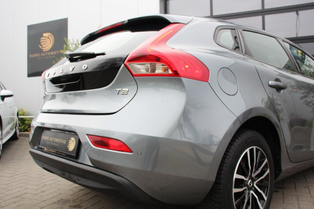Volvo V40 2.0 t2 momentum polar+ navi - led - half leder - 1e eigenaar - lm