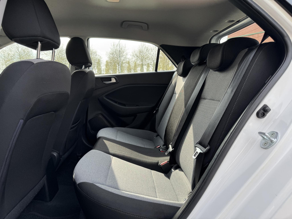 Hyundai I 20 1.2 hp i-motion | airco | cruise control | radio-cd/mp3 speler