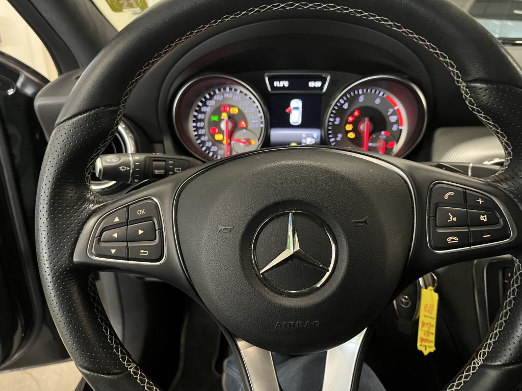 Mercedes-Benz Gla-klasse 180 ambition automaat