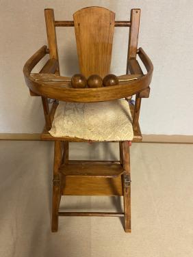 🪑🛒 Te koop: Vintage houten kinderstoel en poppenwagen