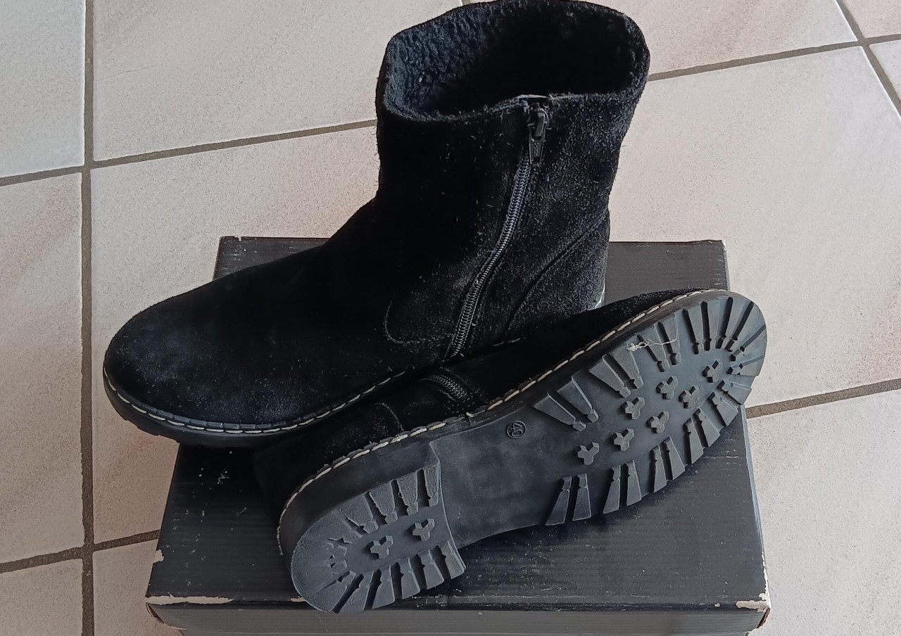 WARME GEVOERDE SUEDE WINTERLAARZEN