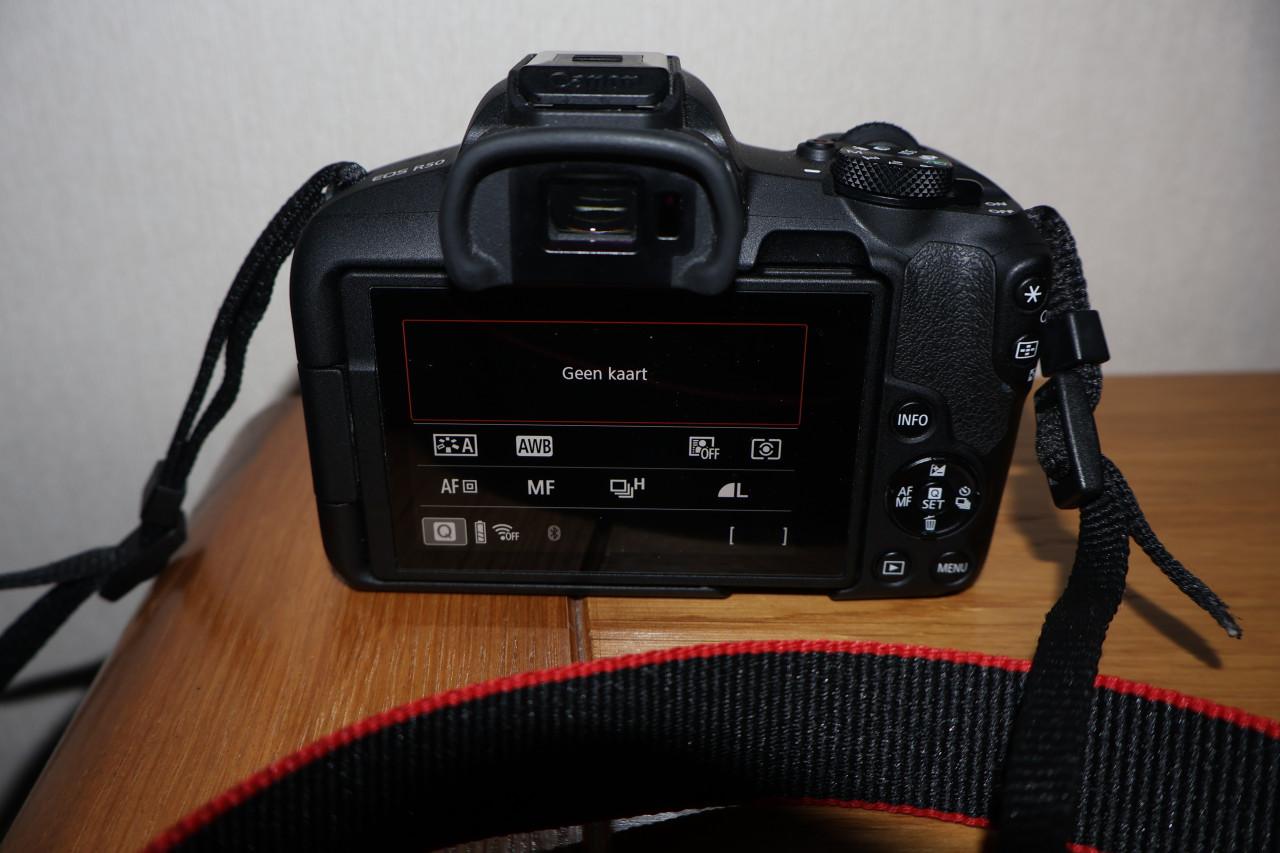 Canon R50 body + canon RF 75-300 lens