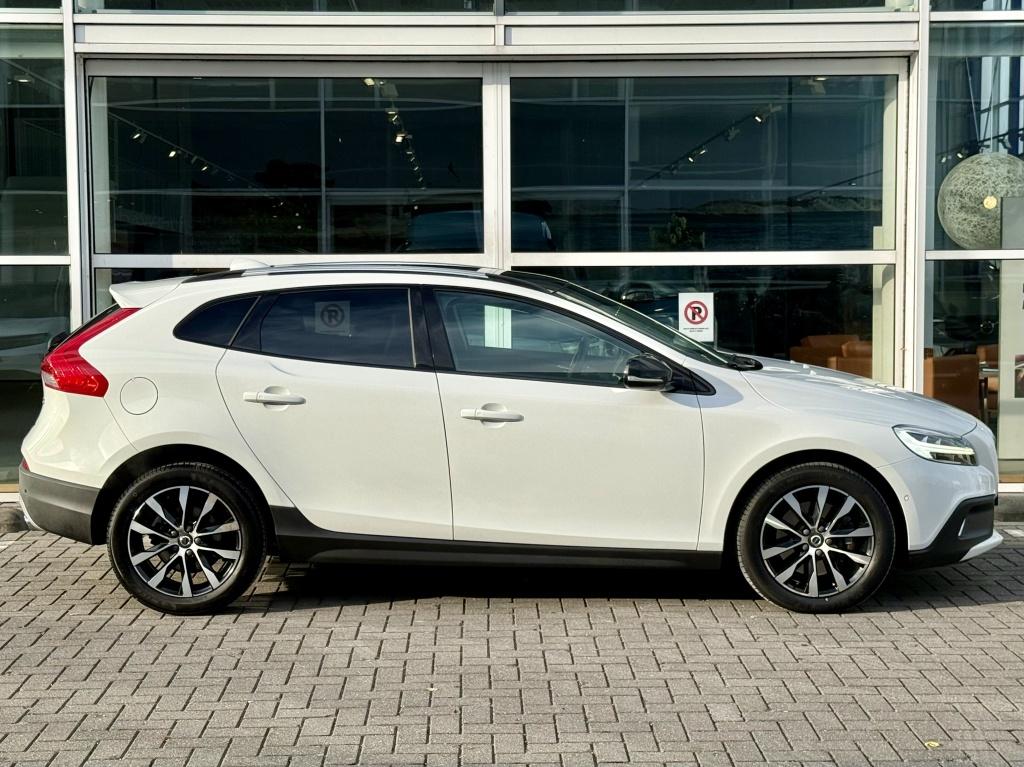 Volvo V40 cross country t3 153pk aut6 polar+ luxury| panodak| camera| leder