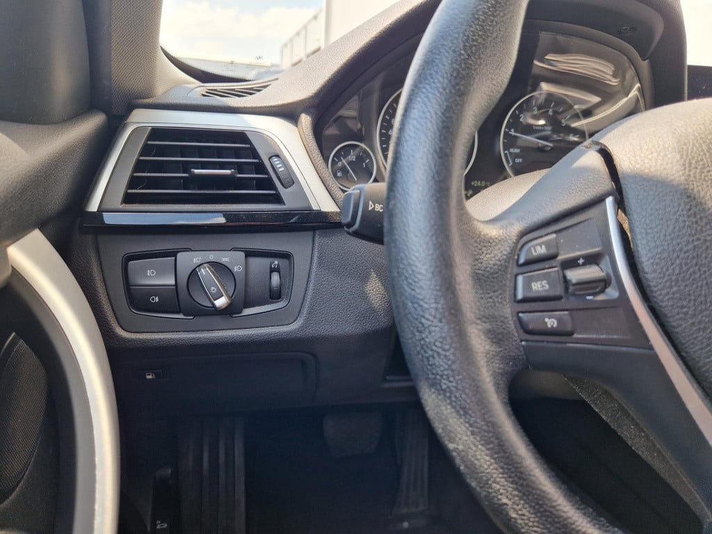 BMW 3-serie 330e centennial high executive