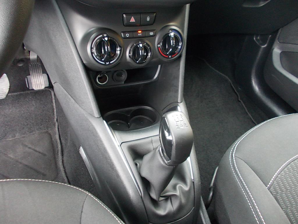 Peugeot 208 1.2 puretech 5-drs, airco, cr.contr., navi.