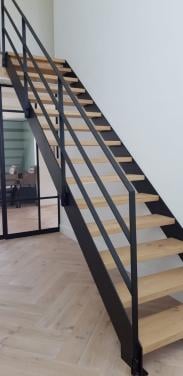 Stalen Rechte Trappen op Maat – Trabo Trappen & Hekwerken