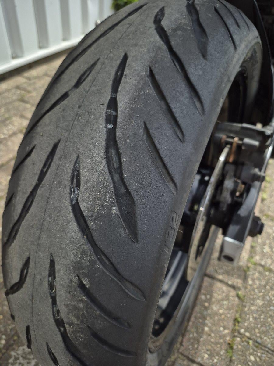 Suzuki GSR750 uit 2016, stoere naked bike