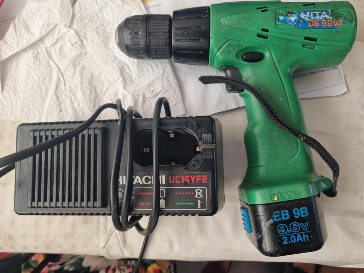 Accu-boormachine 9,6 Volt * HITACHI * + Lader & MAKITA