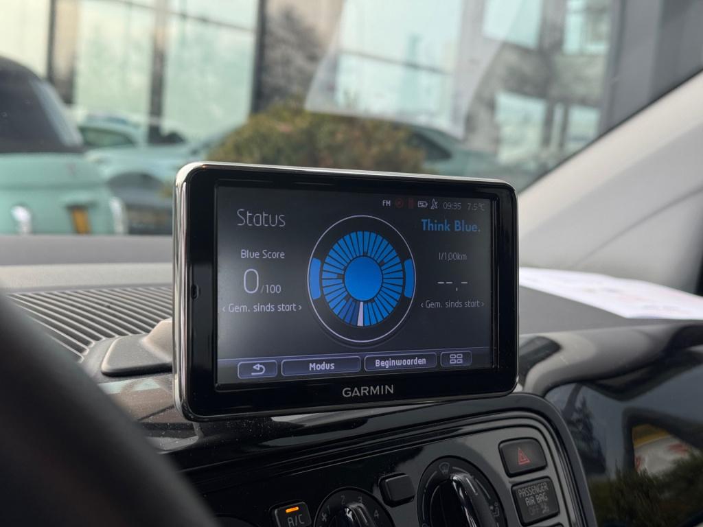 Volkswagen UP! 1.0 move up! * automaat * airco * nap