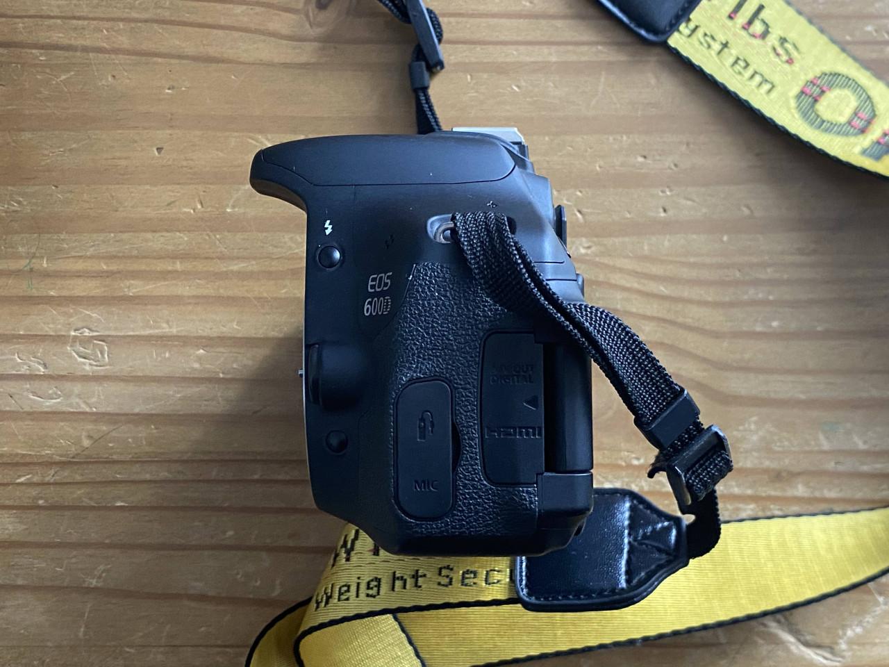 Canon EOS 600D set incl. 3 lenzen, tas en meer