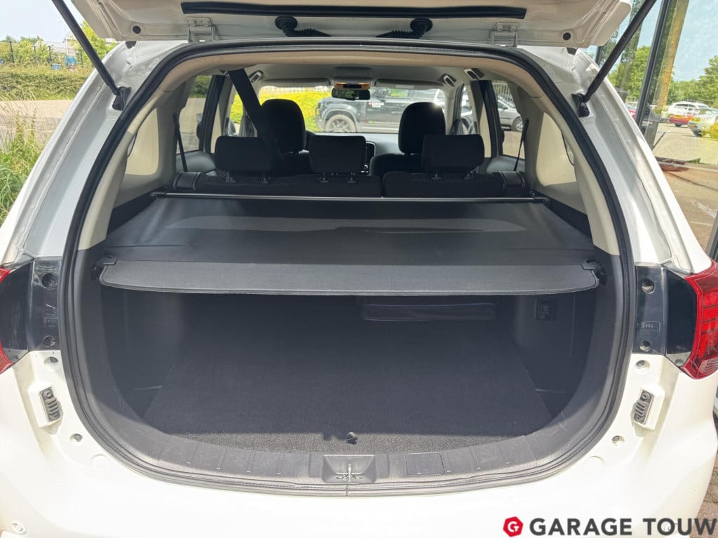 Mitsubishi Outlander 2.4 phev pure+ afn.trekhaak + winterset