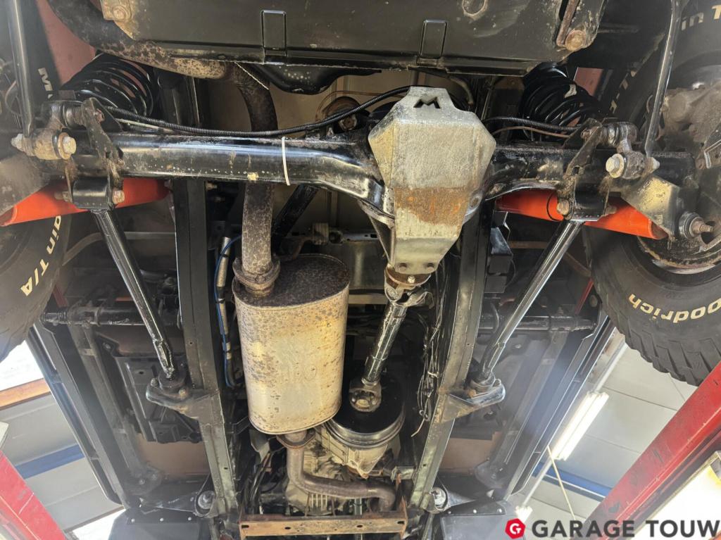 Land Rover Defender 2.2 d sw 90" adventure+ limited edition