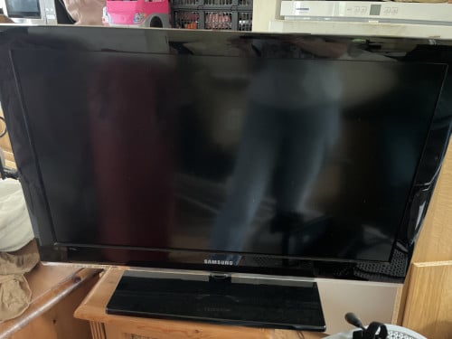 Samsung 32 inch LCD TV