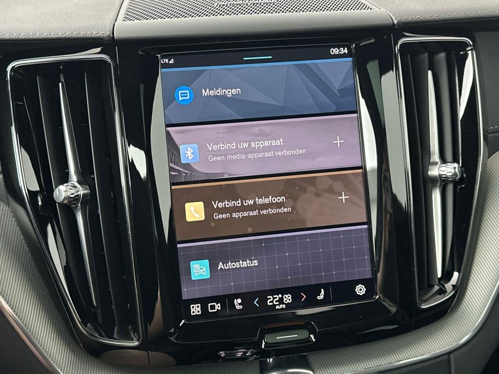 Volvo XC60 t6 398pk recharge ultra black edition| pano| 360camera| trekhaak