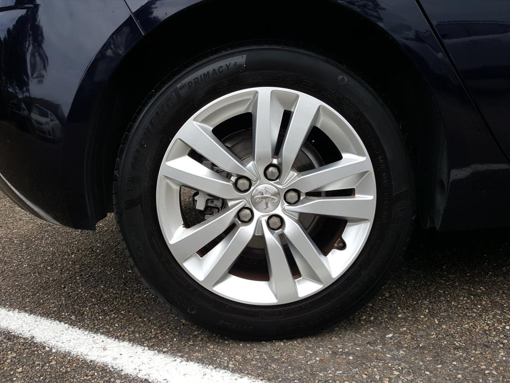 Peugeot 308 1.2 e-thp 110pk blue lease premium | navigatie | bt | cruise & 
