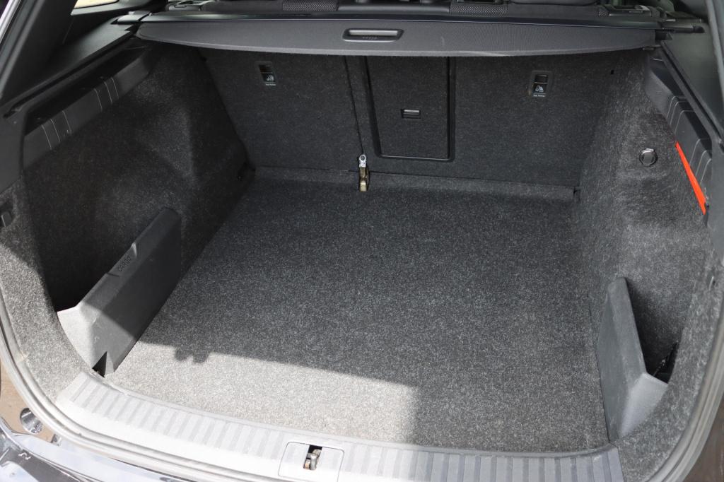 Skoda Enyaq Iv 60 sportline 58kwh 180pk | soh 93,9% |