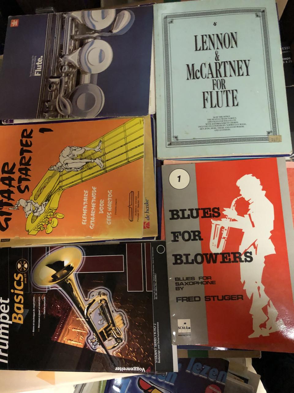 Muziek boeken,altsax,gitaar fluit
